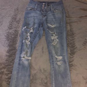 They are a size 00 but they are super stretchy they are high rise light blue